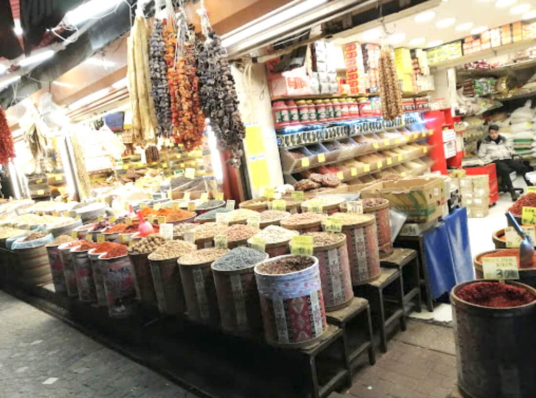 التسوق في اسطنبول - سوق الحريم أو سوق النساء في اسطنبول