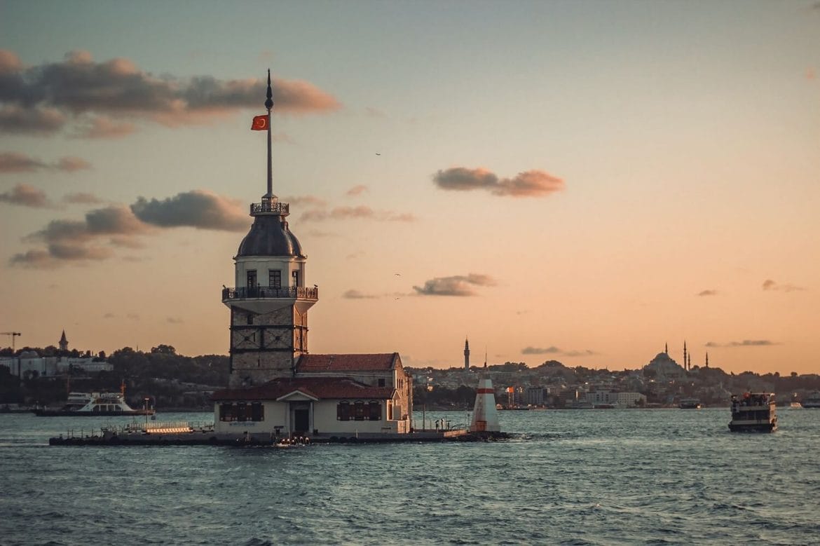 السياحة في اسطنبول -برج الفتاة أو برج البنات
