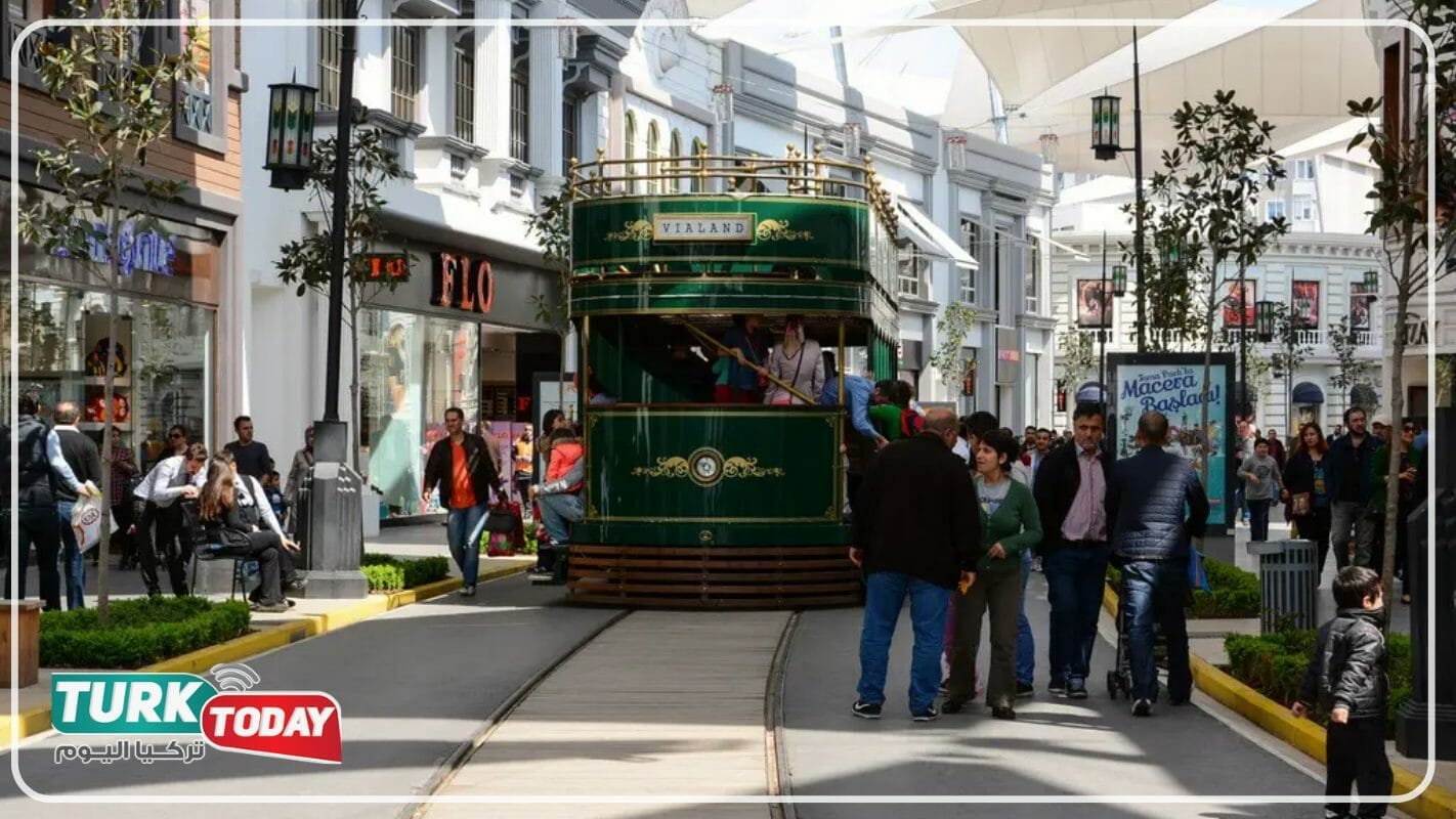 المتاجر والحدائق في فيالاند اسطنبول مول