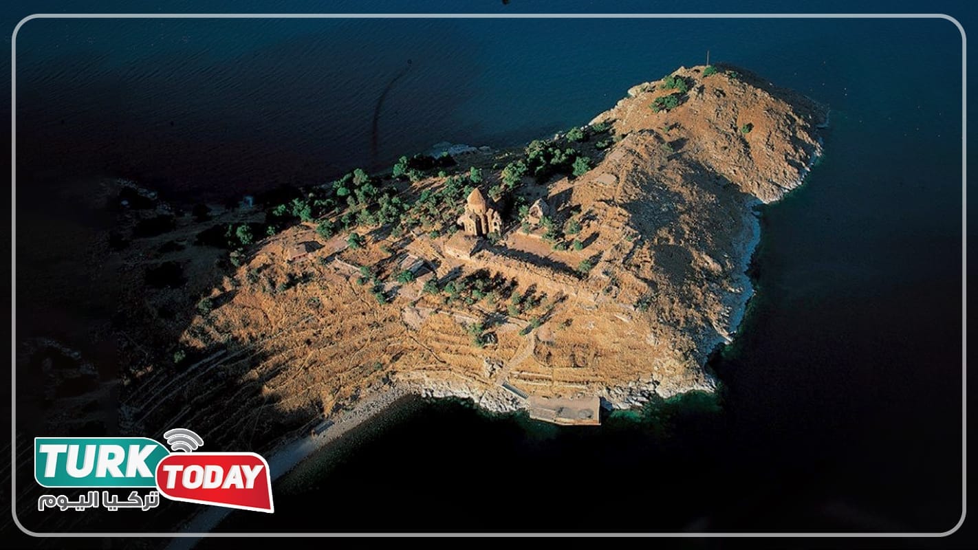 جزيرة اق دمار كبرى الجزر التابعة لمدينة فان